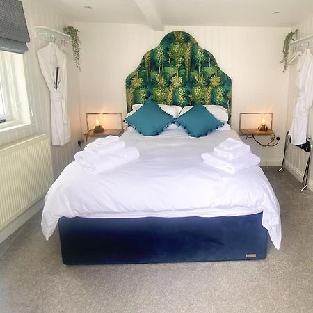 Stylish Cottage With Quay And River View ลีมิงตัน ภายนอก รูปภาพ