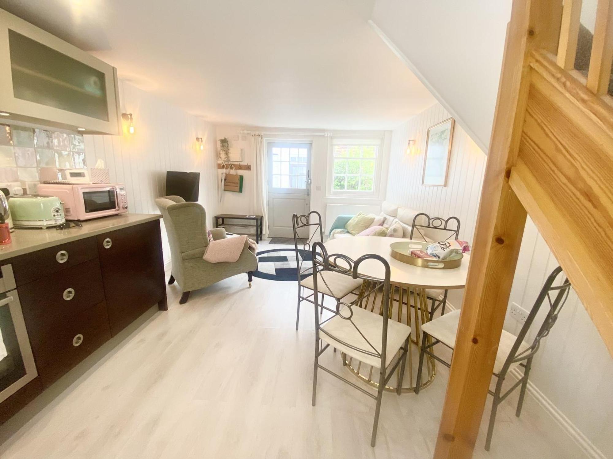 Stylish Cottage With Quay And River View ลีมิงตัน ภายนอก รูปภาพ